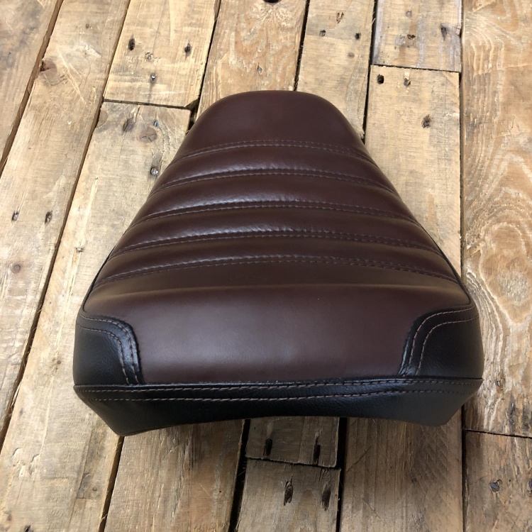 Indian Scout Bobber rider's solo seat - black & brown vinyl